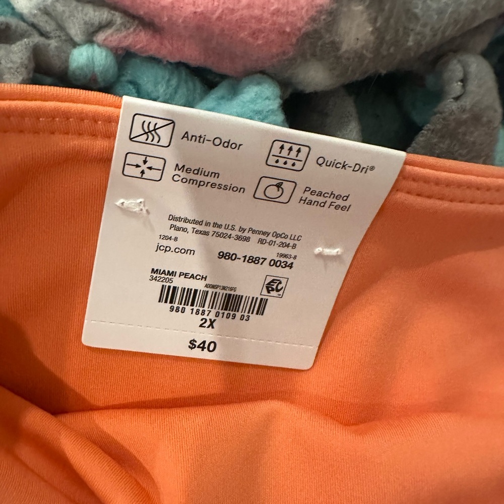 Xersion Women's Orange Shorts - Picture 6 of 8